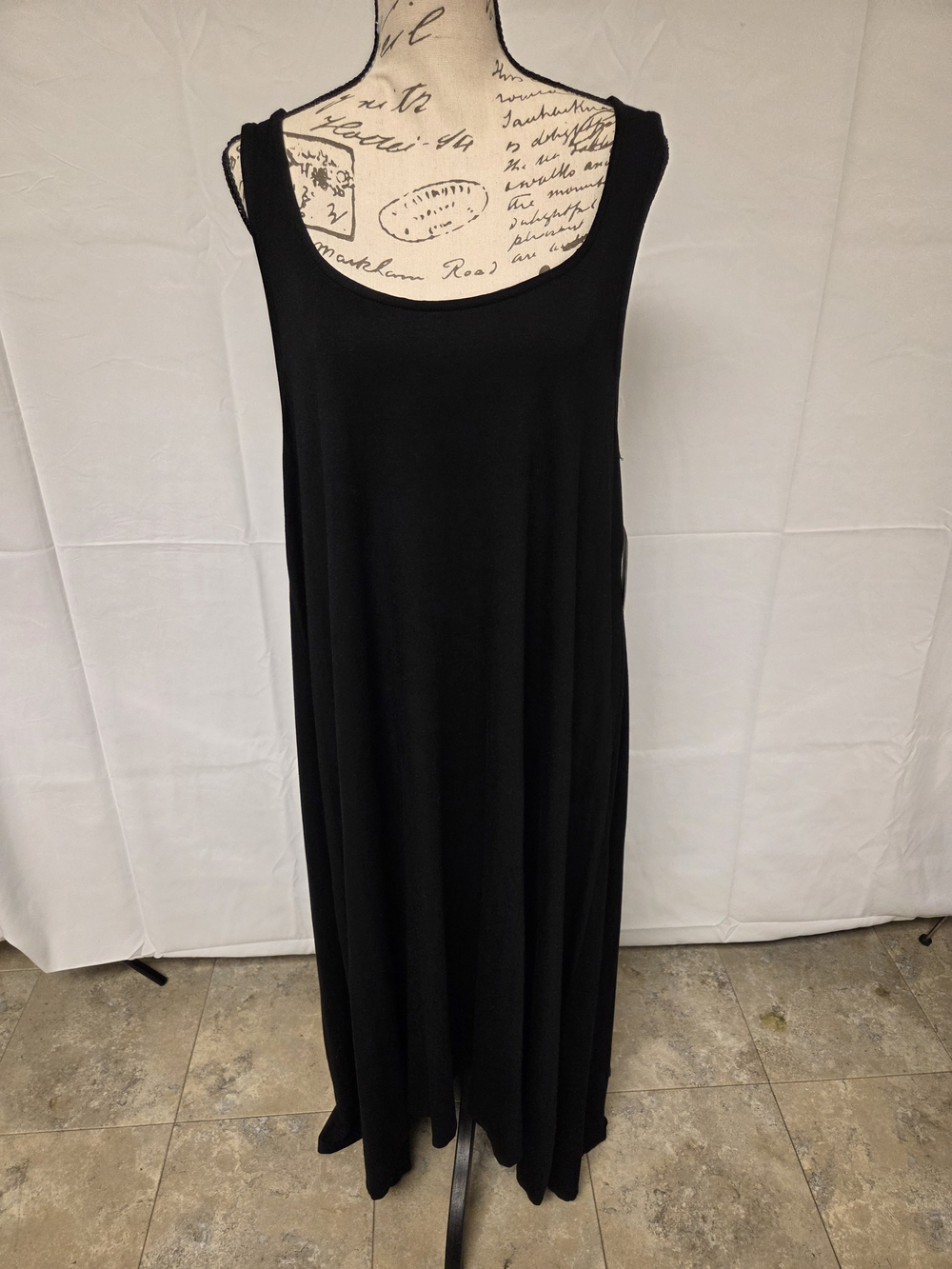 torrid Black Scoop Neck Sleeveless Maxi Dress
